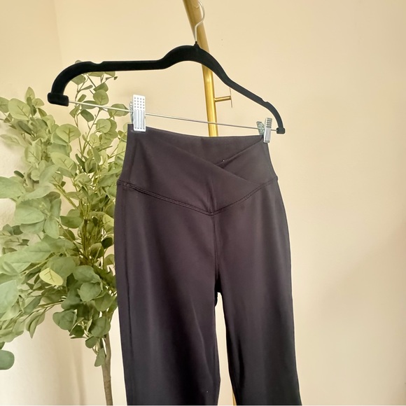 Halara. Flare leg pants. NWOT. Size small. - Picture 3 of 15